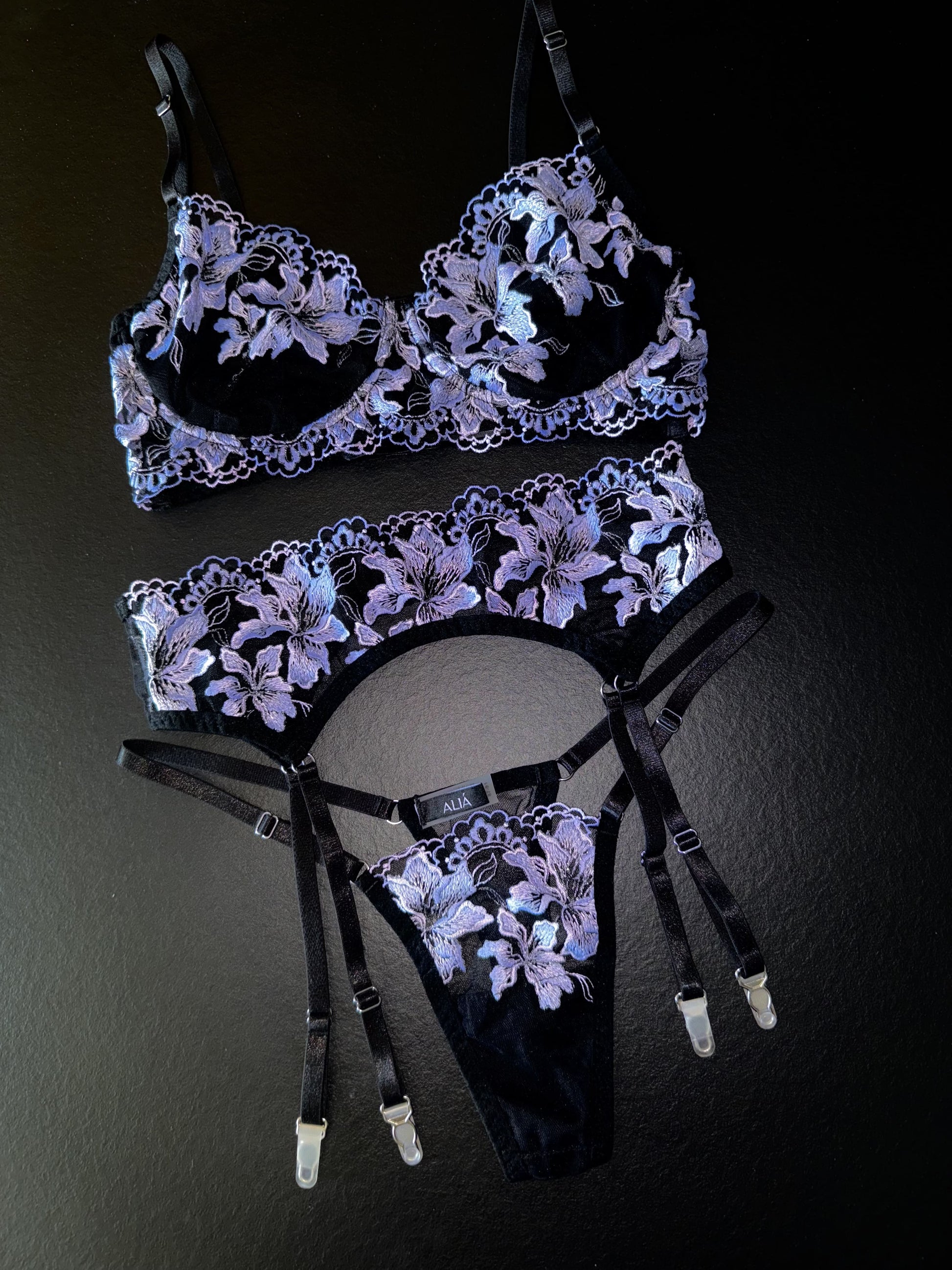MYSTIC LACE