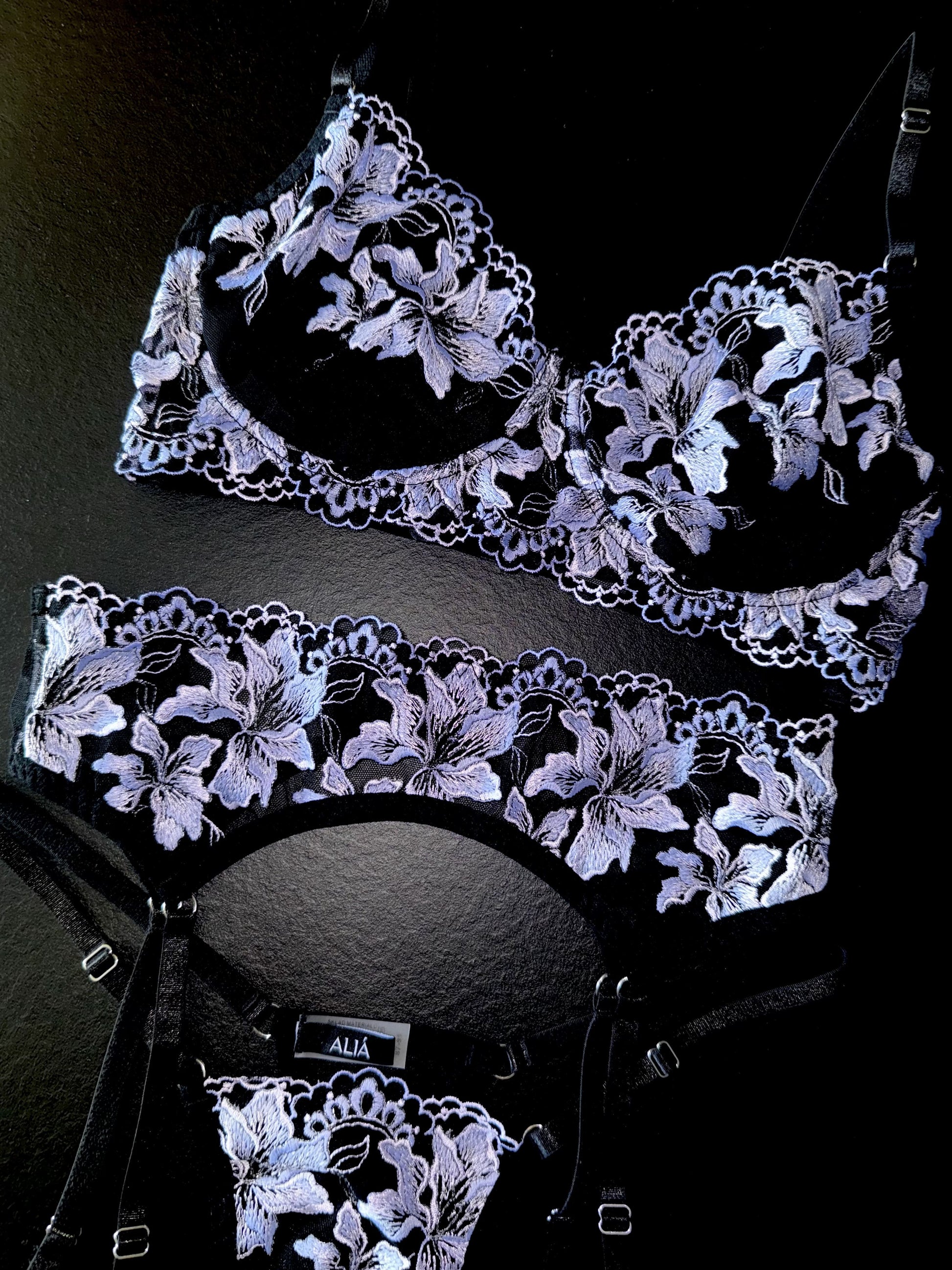 MYSTIC LACE