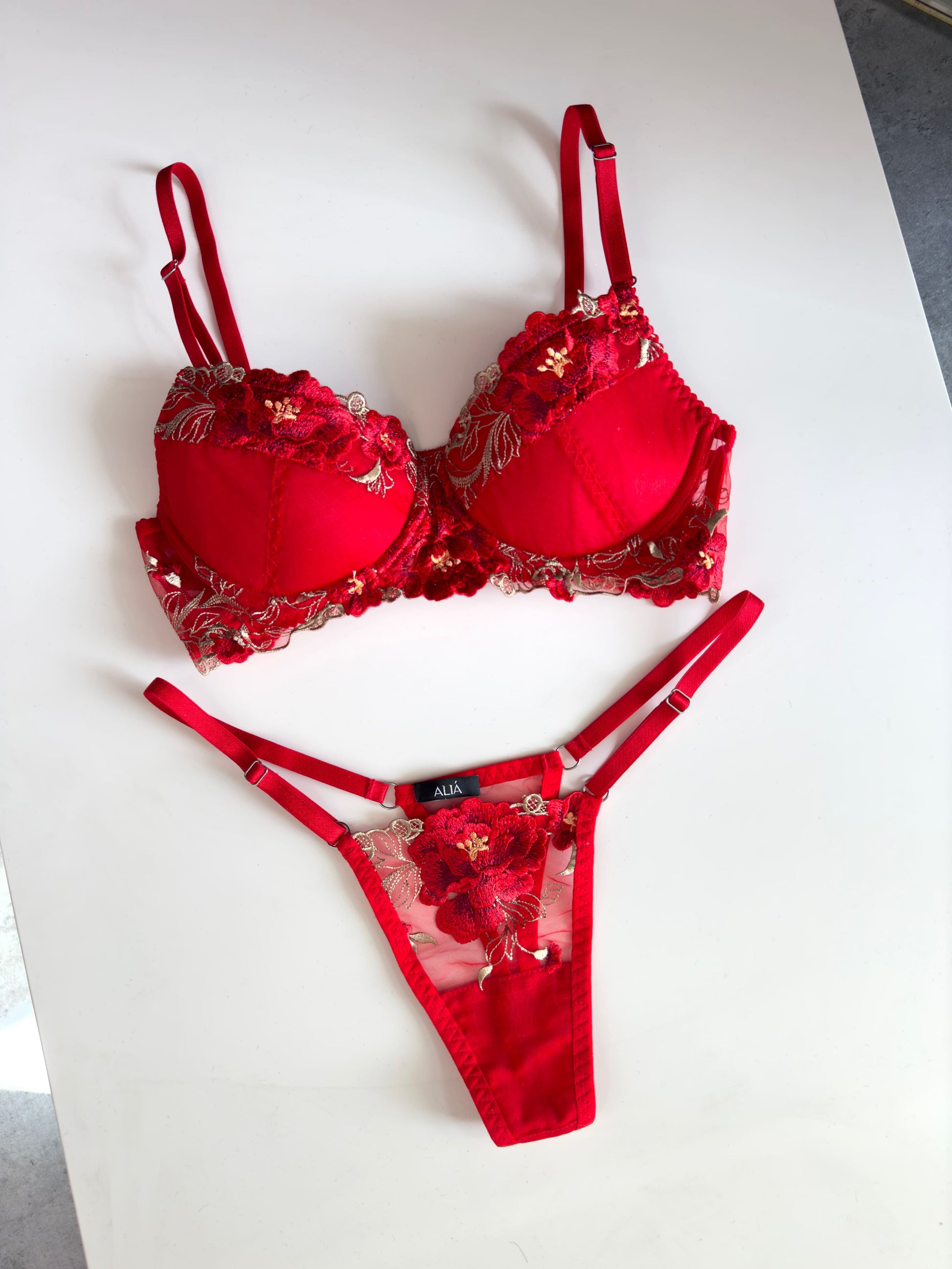MARI SET