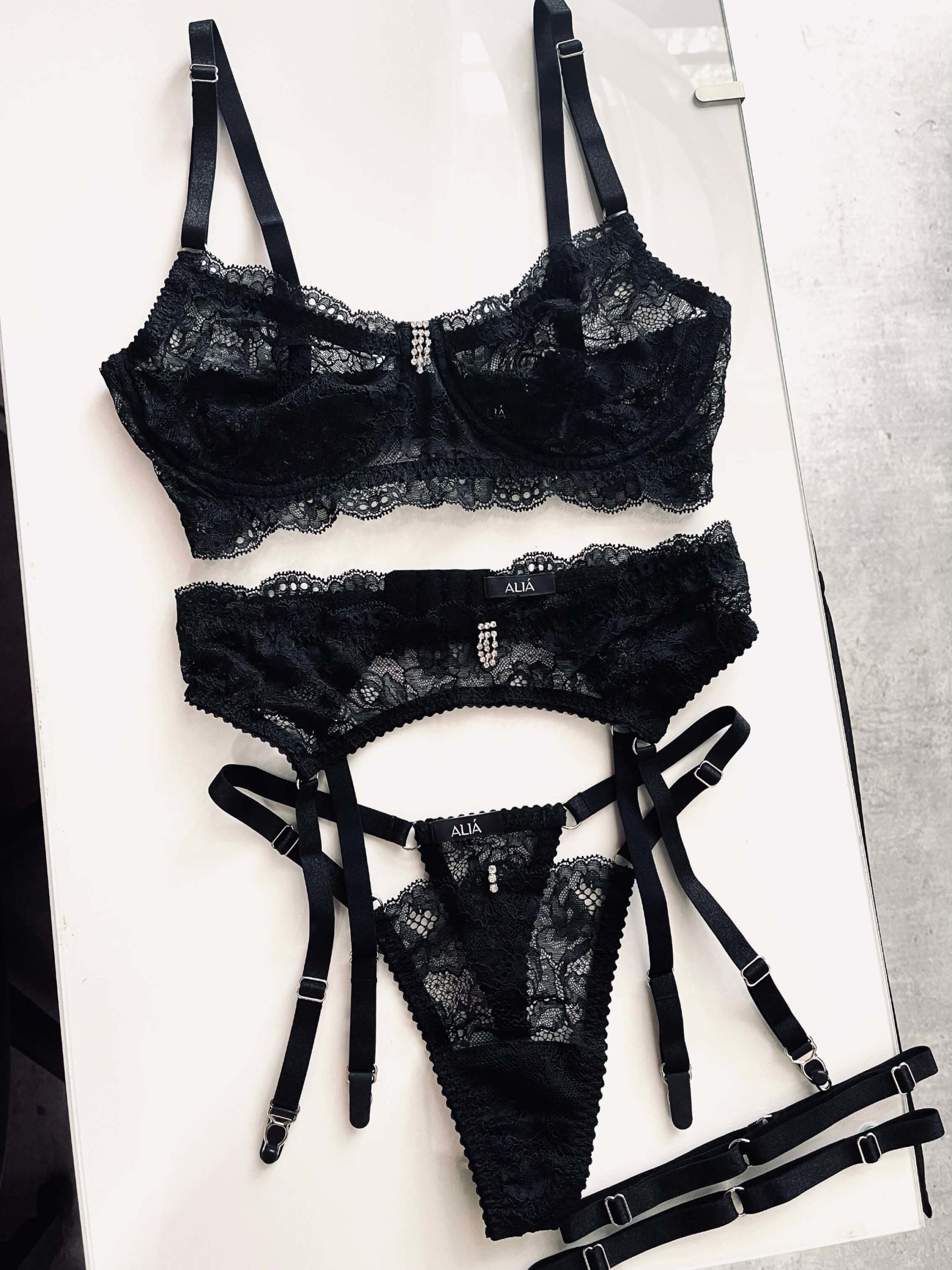 ALIA SET