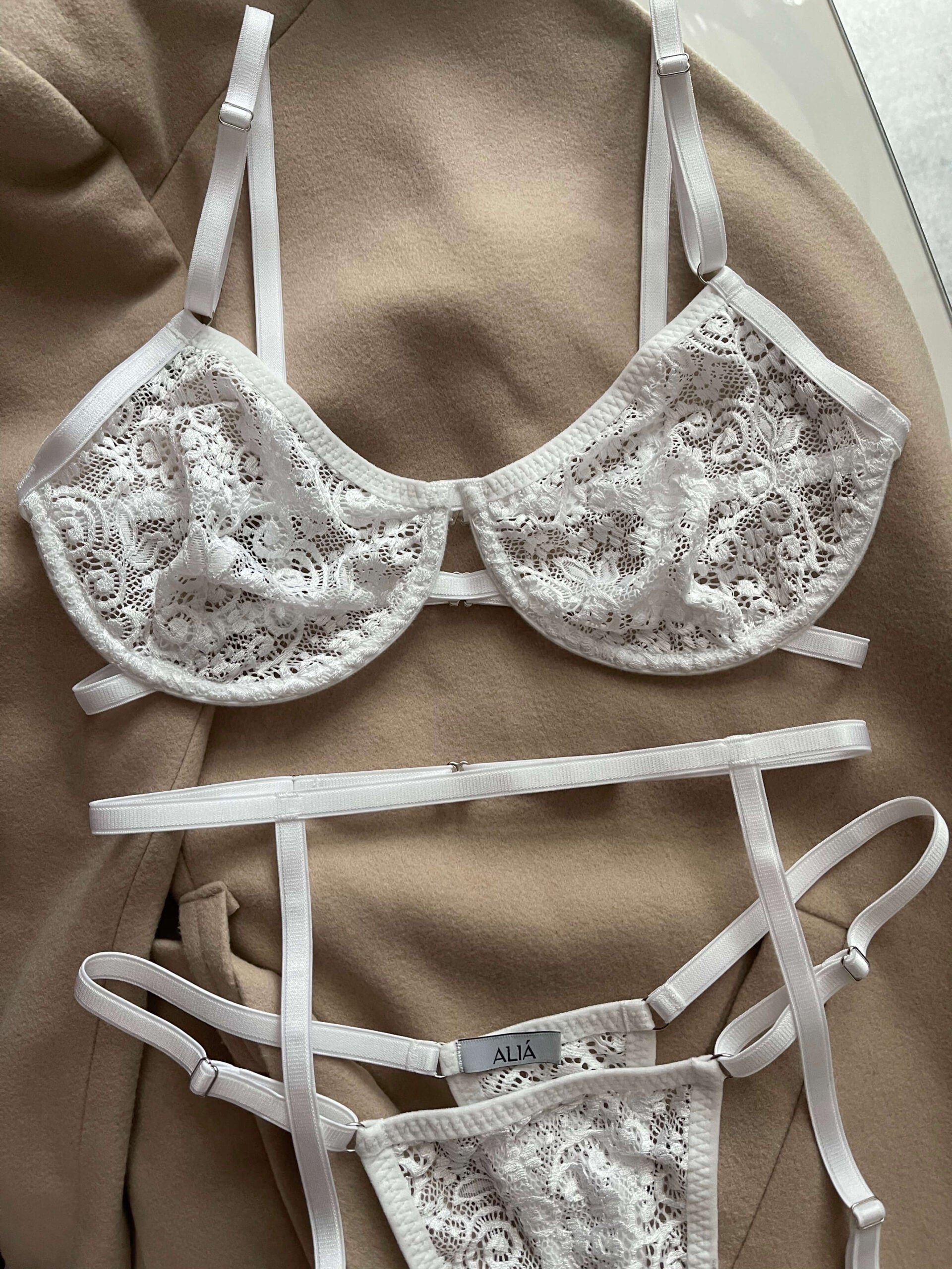 ARIEL SET