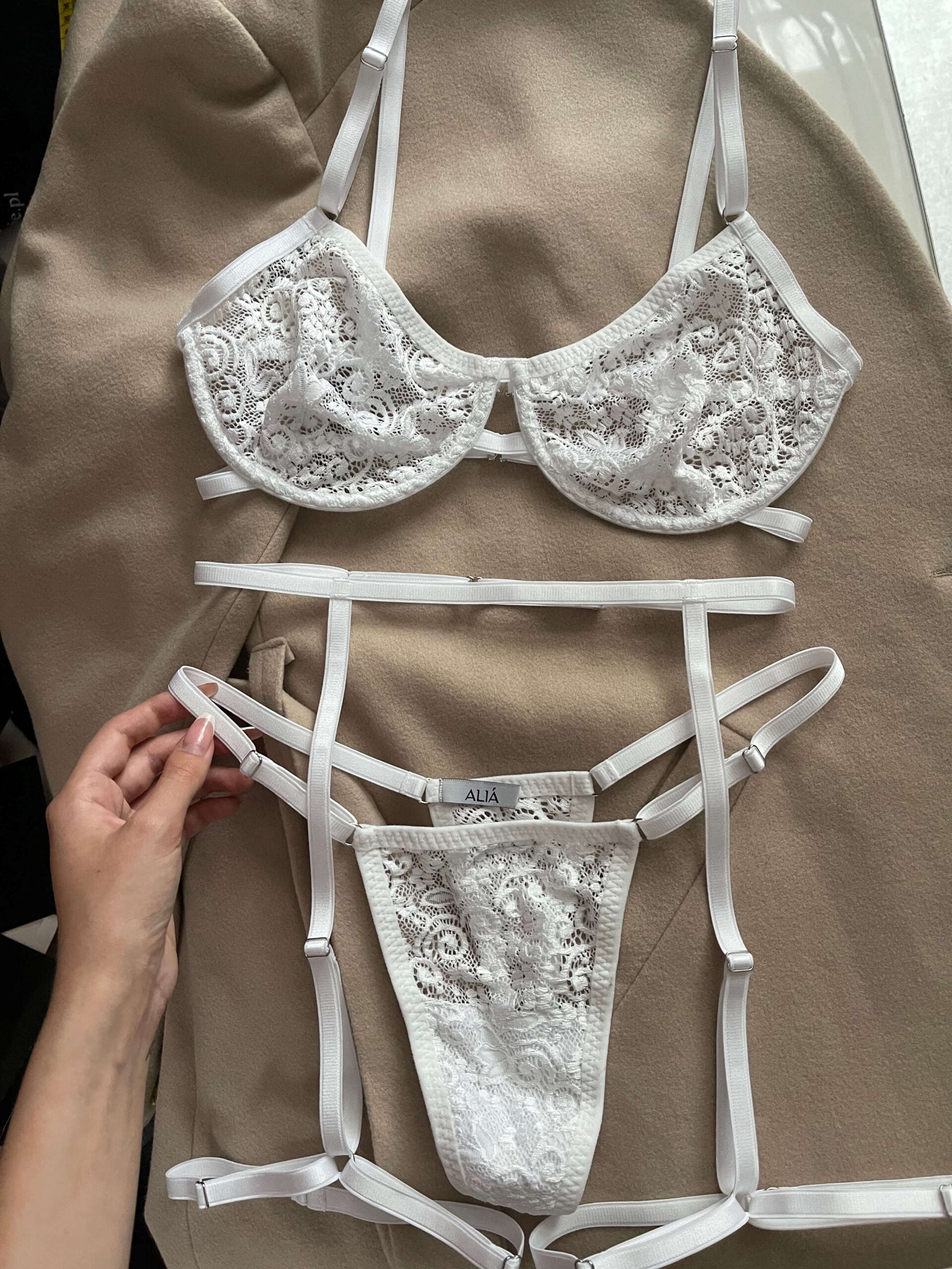 ARIEL SET