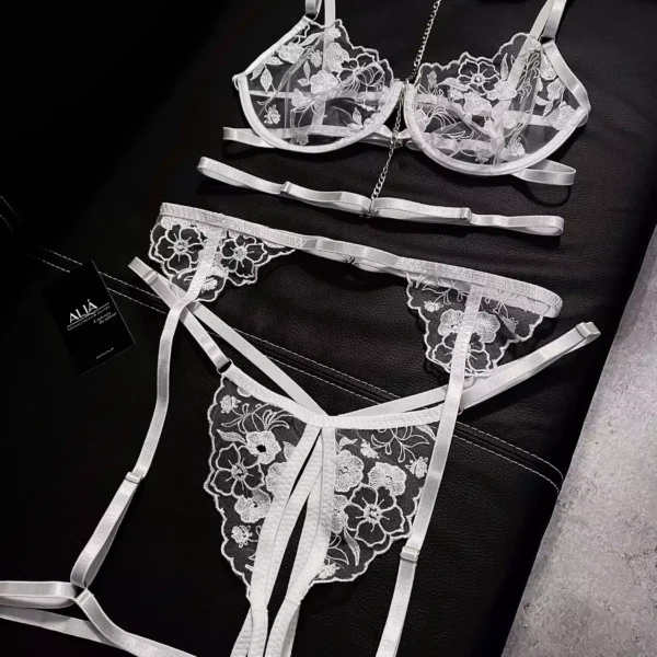 https___alialingerie.pl_wp-content_uploads_2021_11_A840083F-C734-4FE7-AFE5-AE5E9834D205-1875×2500