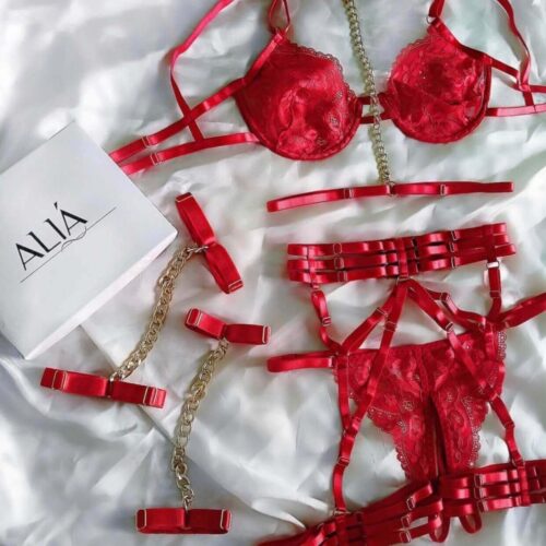 VALENTINE SET | przepiękny czerwony zabudowany zestaw: biustonosz, majtki, pas, choker i kajdanki