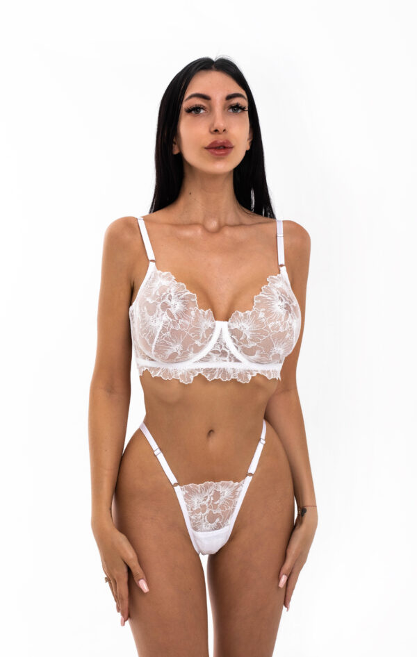 WHITE LACE INTIMATES